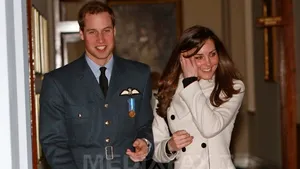 Cadoul inedit oferit prinţului William şi soţiei sale, într-o vizită la Cambridge