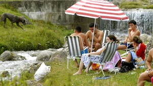 Mii de turişti îşi petrec week-end-ul pe Valea Prahovei