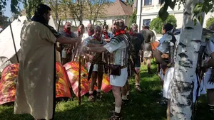 Războaie daco-romane, târguri de sclavi şi paradă de noapte cu torţe, la Festivalul Roman Apulum | GALERIE FOTO