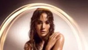 Jennifer Lopez aşa cum NU AI VĂZUT-O până acum. Vedeta, complet goală pentru a-şi promova noul parfum - FOTO