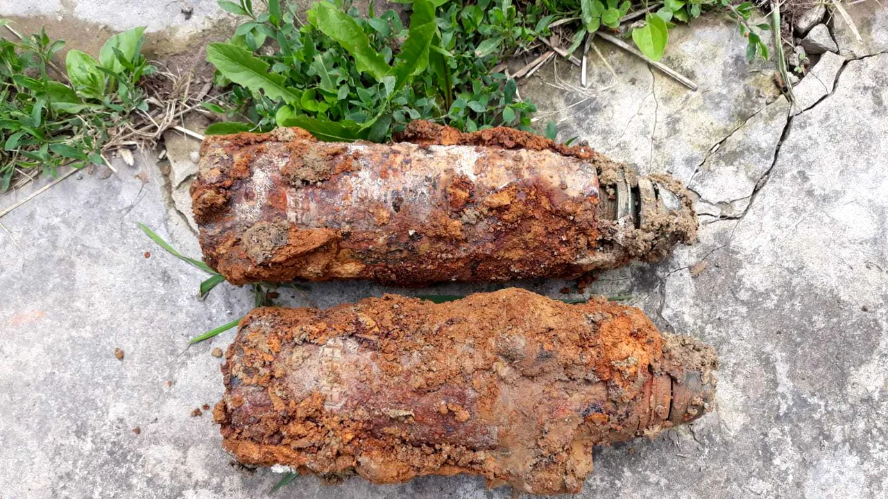 Două proiectile de război au fost găsite în pivniţa unei case din Sibiu