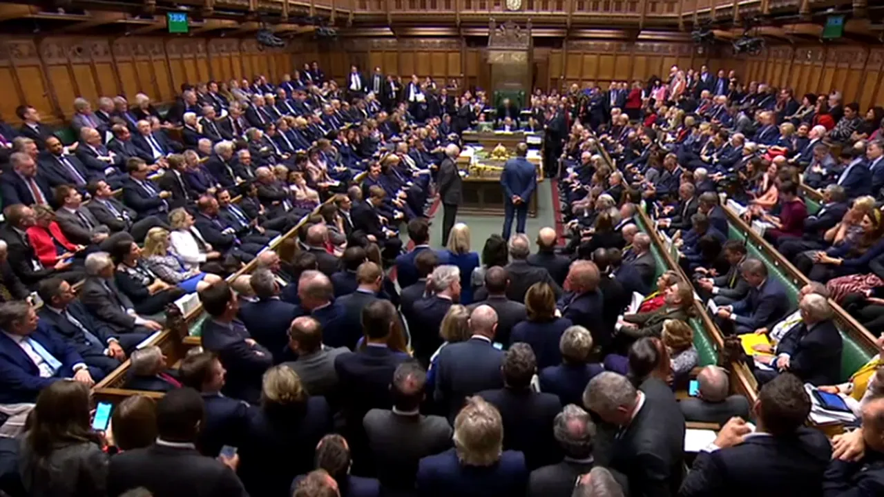 Boris Johnson suspendă procedura de aprobare a Acordului Brexit, după ce Camera Comunelor a respins planul premierului britanic de transpunere în legislaţie a tratatului/ Reacţia Comisiei Europene - VIDEO 