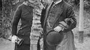 ISTORIA FĂRĂ PERDEA Marius Oprea / Alexandru Vaida Voevod - bătrîneţea amară sub comunişti a unui făuritor al Unirii: ”bunicul abia avea bani să-şi cumpere ţigările şi cîte un ziar”