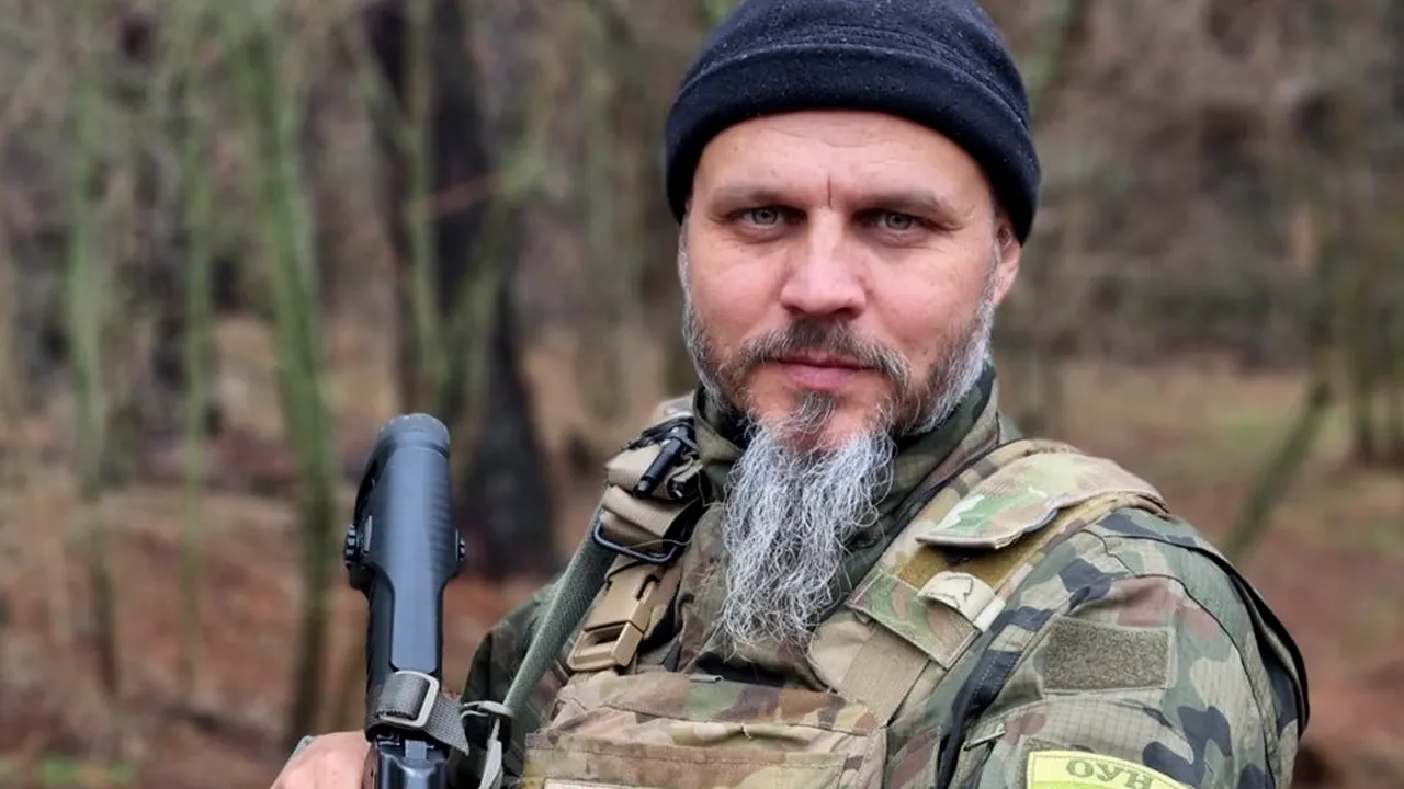 Un pastor ucrainean antrenează civili pentru război ca lider al unui batalion de voluntari