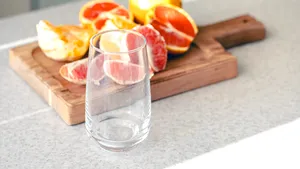 Riscul din paharul cu apă, egal cu cel al sedentarismului