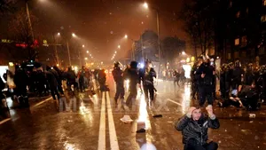 Mii de persoane au înconjurat sediul CEZ din Sofia