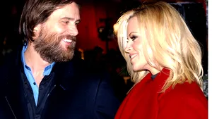 Jim Carrey s-a despărţit de iubita sa, actriţa Jenny McCarthy