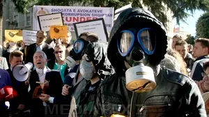 PROTEST în Tirana faţă de posibilitatea distrugerii armelor chimice siriene în Albania