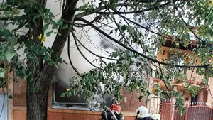 Incendiu în Ilfov: Intervenţie majoră a pompierilor pentru stingerea flăcărilor izbucnite la o vilă din Izvorani