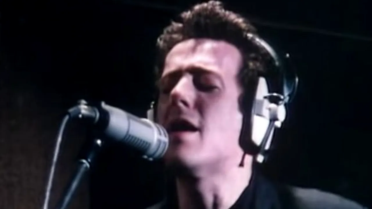 Trupa The Clash a lansat piesa ”Bankrobber” pe 2 august 1980