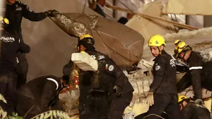 Dezastru în Iordania, după ce o clădirea s-a prăbuşit. Salvatorii caută supravieţuitorii de sub dărâmături