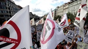 Praga: Circa 2.000 de persoane protestează faţă de acordul privind scutul american antirachetă