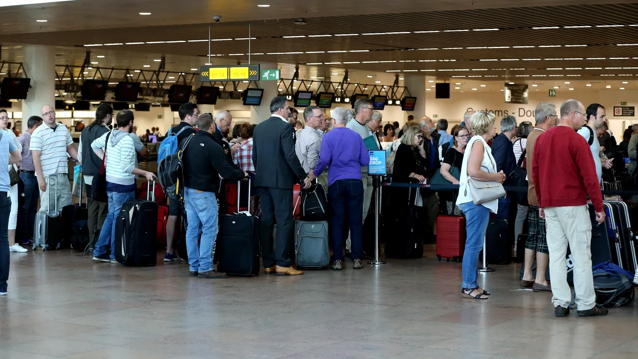 Traficul aerian din Europa, PERTURBAT de o defecţiune la sistemul Eurocontrol: 