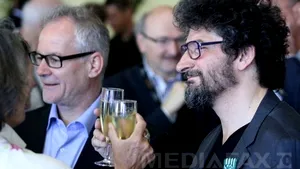 Cineastul Radu Mihăileanu a primit titlul de Ofiţer al Ordinului Artelor şi Literelor