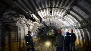 Explozie la o mină de cărbune din Doneţk: 32 de oameni au murit
