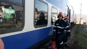 Un călător prins fără bilet a ameninţat că aruncă trenul în aer