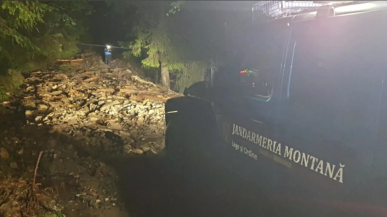 17 turişti au rămas blocaţi pe munte din cauza unei viituri produse în judeţul Argeş