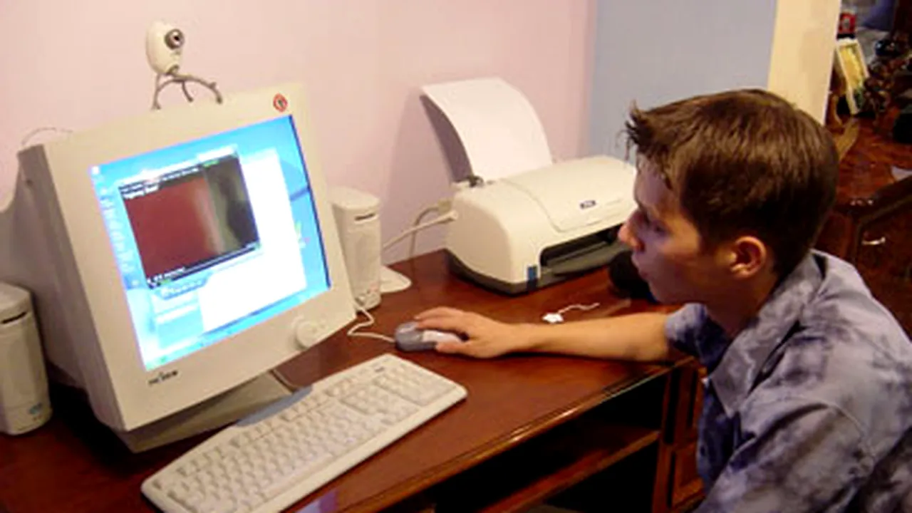 Guvernul a suspendat programul care ajuta elevii să-şi cumpere calculator