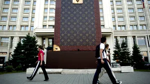 MCC: Avizul pentru valiza Vuitton, dat la solicitarea Primăriei Capitalei