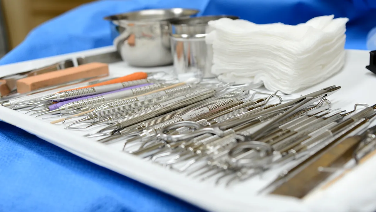 Deputat USR cere verificări în cazul unui medic de familie care ar fi operat pacienţi timp de 10 ani susţinând că e oftalmolog