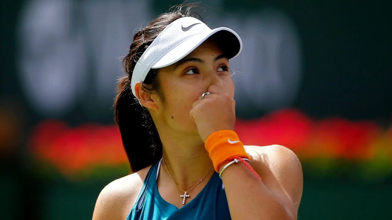 Swiatek o opreşte pe Răducanu din drumul înspre semifinale la Stuttgart