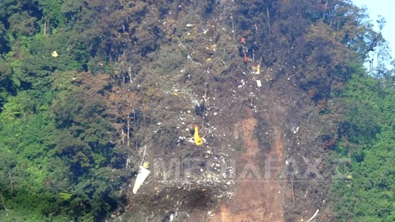 Accidentul unui avion Suhoi în Indonezia, în mai, provocat de o eroare umană