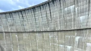 Apele Române: Barajul Paltinu funcționează în condiții de siguranță structurală / Instituția respinge informațiile privind o fisură „fatală”