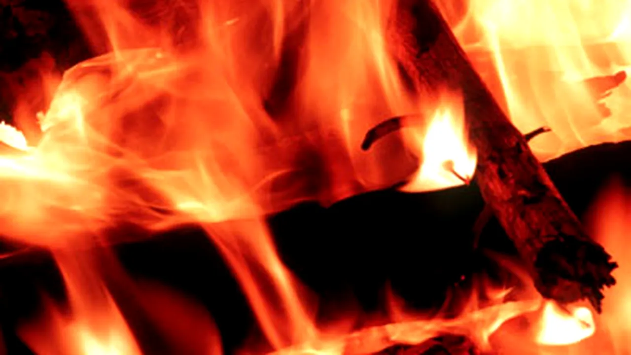 Giurgiu: Adolescent de 15 ani mort carbonizat într-un incendiu (Video)
