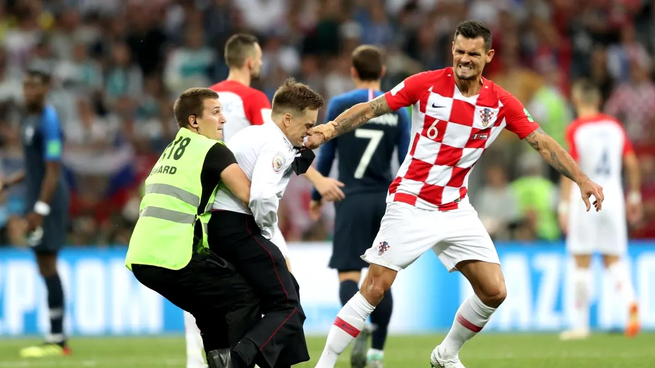 Spectatorul care a intrat pe teren la finala Campionatului Mondial ar fi fost otrăvit. 