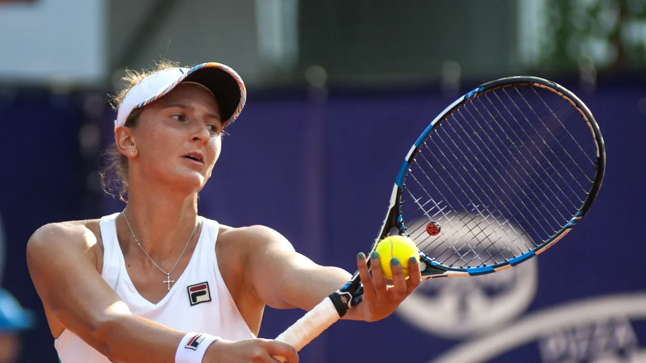 Irina Begu s-a calificat în optimile turnelui Premier de la Charleston. Urmează duelul de foc / Mihaela Buzărnescu, eliminată