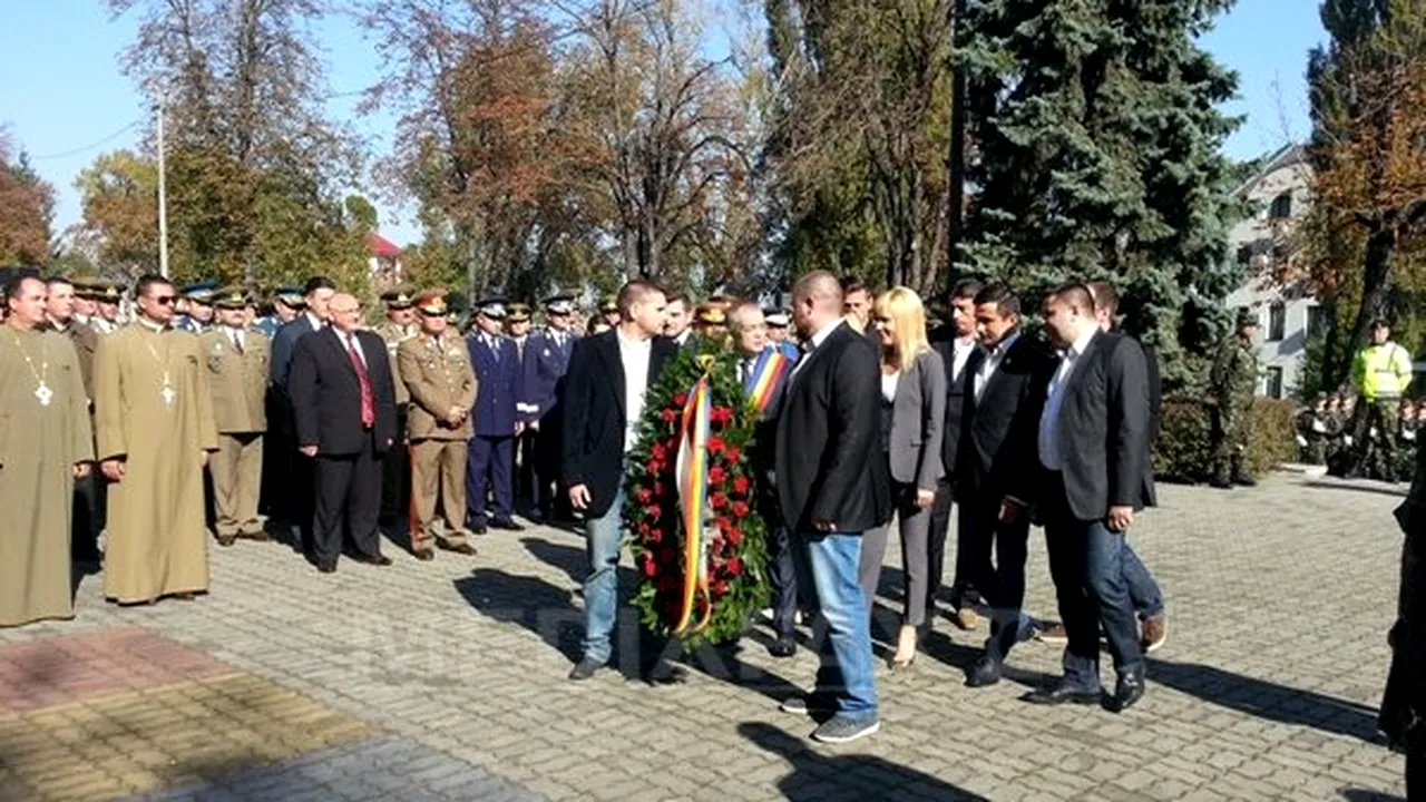 Boc şi Udrea au depus o coroană de flori din partea PMP, la 70 de ani de la eliberarea Clujului - FOTO