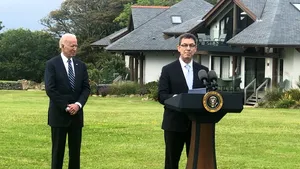 COMENTARIU Lelia Munteanu / Şeful Pfizer: “E unul dintre cele mai sigure produse de pe Pământ. Nu există nici un alt produs atât de verificat, în toată istoria omenirii”