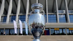 Trofeul UEFA EURO 2020 a fost transportat de urgenţă la Budapesta. De ce au cerut cei de la UEFA să fie scos din România