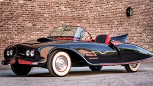 Batmobilul original din 1963, vândut la licitaţie pentru 137.000 de dolari