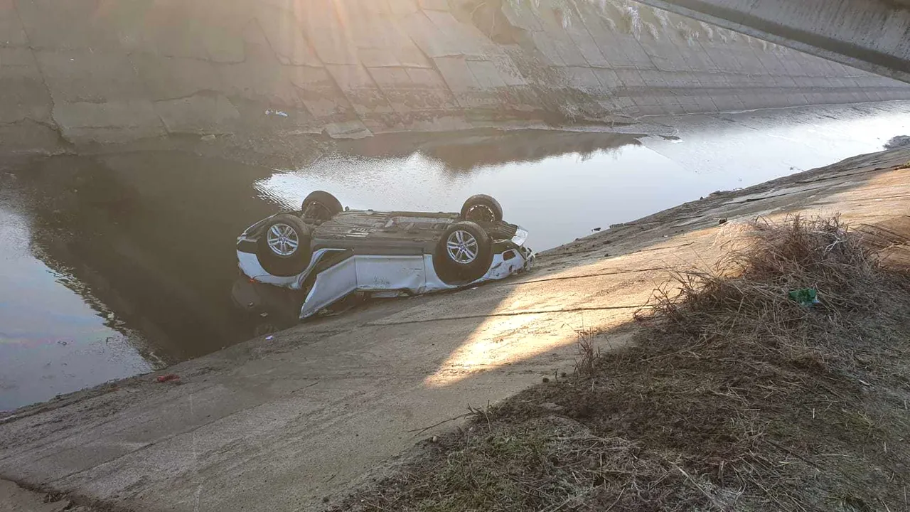 Accident rutier grav la Slobozia Conachi: cinci persoane rănite, intervenţie cu elicopter SMURD
