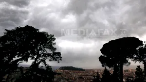 Trei persoane au murit în Franţa din cauza intemperiilor din weekend