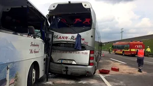 ACCIDENT grav în Germania: Şase copii şi trei adulţi, spitalizaţi după un carambol pe o autostradă din Munchen