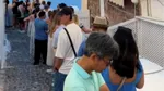 „Arată ca o coadă la toaletă”. Imaginile care au șocat turiștii din Santorini
