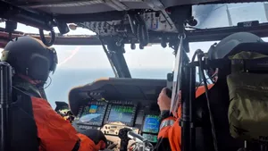 Evacuare de urgență din largul Mării Negre. Un rănit a fost preluat cu un elicopter Black Hawk