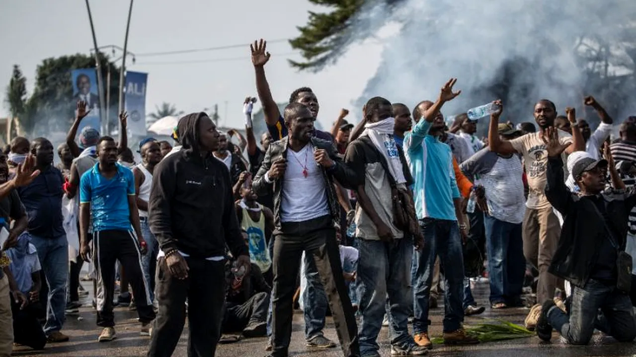 Proteste violente în Gabon după alegerile prezidenţiale: Cel puţin doi morţi şi zeci de răniţi -VIDEO