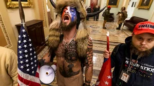 Laptopul unui senator american a dispărut după violenţele din Congres