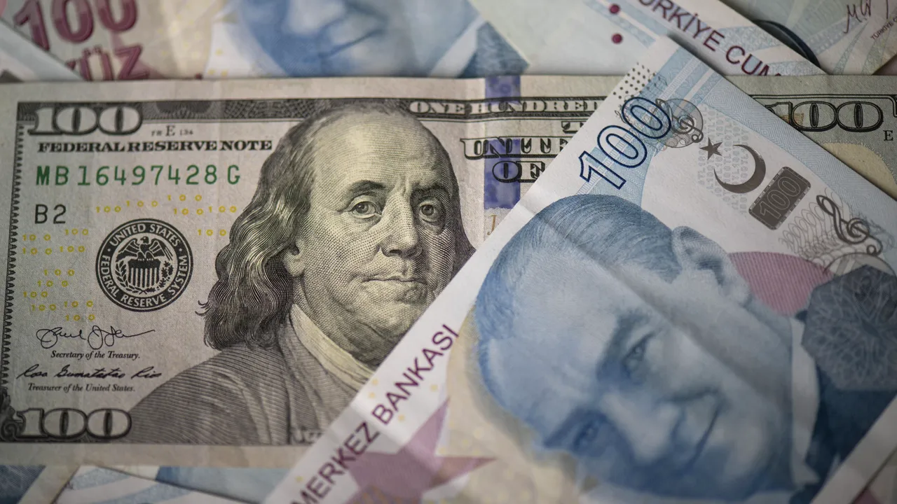Turcia menţine ratele dobânzilor la 14%, în ciuda inflaţiei de 70% 
