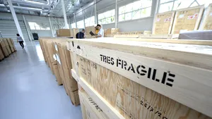 Fost premier leagă două subiecte aparent fără legătură: Ursul Arthur a fost omorât, laserul de la Măgurele a fost exclus