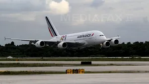 Un avion Air France s-a întors din drum din cauza unor turbulenţe şi rănirii a trei persoane