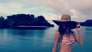 FOTO | Ea este cea mai bogată femeie din Marea Britanie şi una dintre cele mai frumoase din lume
