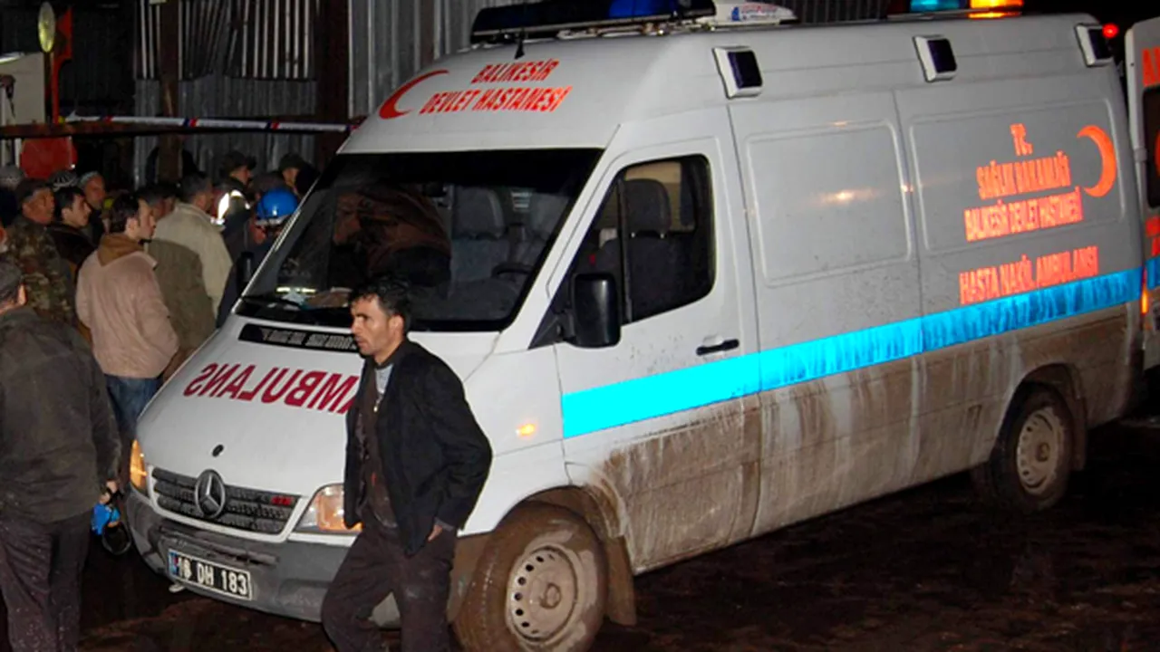 Explozie într-o mină din Turcia. Peste 30 de mineri daţi dispăruţi.