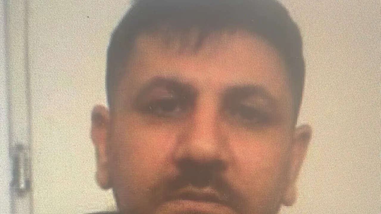 Turcul care a ucis un polițist cu mașina a evadat de la Rahova