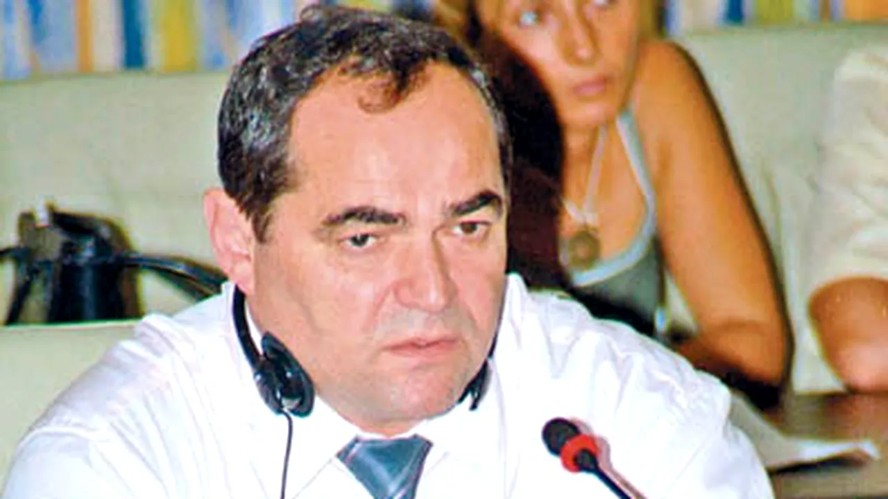 Fostul director al CFR, Mihai Necolaiciuc, deferit justiţiei
