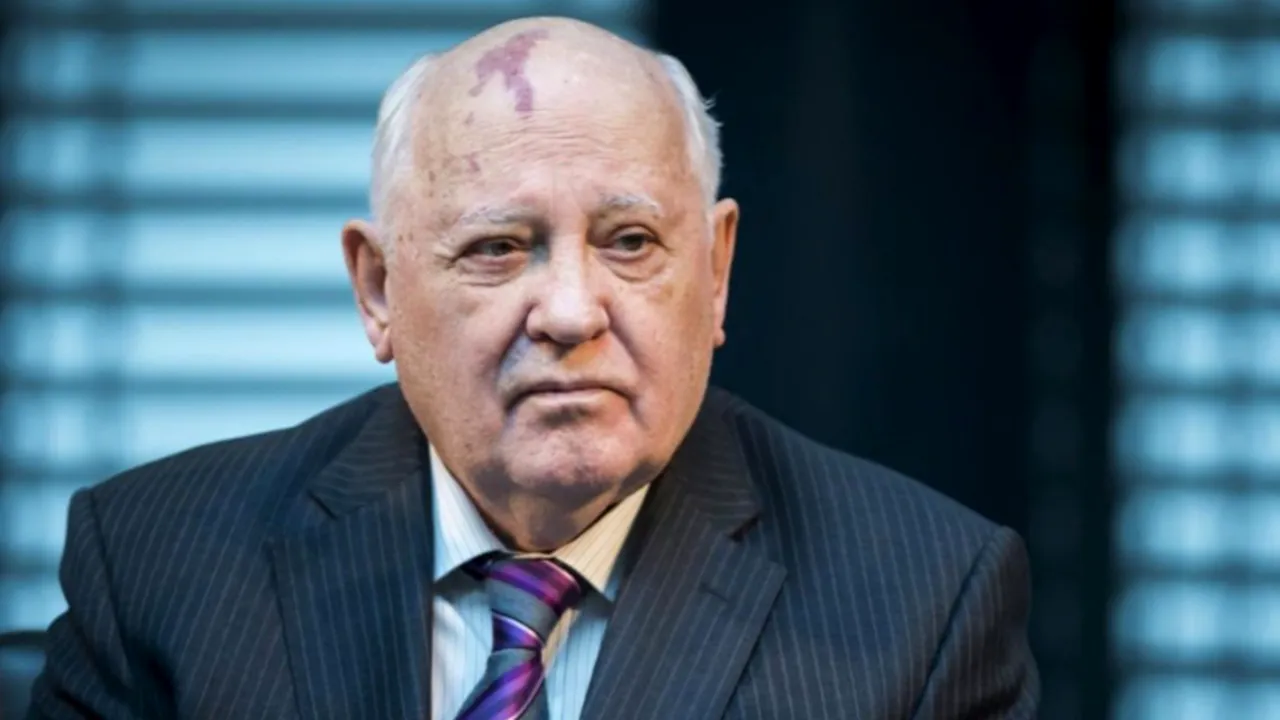 PREZENTUL FĂRĂ PERDEA  Marius Oprea: Gorbaciov a murit la 91 de ani, de moarte bună. De ce nu l-au asasinat ”patrioţii ruşi” pe ”asasinul URSS”?