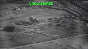 Centre de comandă militare și rețele de comunicații, printre țintele vCentre de comandă militare și rețele de comunicații, printre țintele vizate de SUA în a 13-a noapte consecutivă de atacuri asupra Iranuluiizate de SUA în a 13-a noapte consecutivă de atacuri în Iran